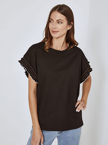 Top cotton with knitted details in black