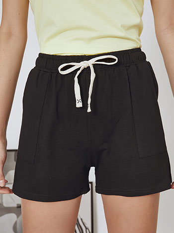 Shorts cotton in black - Pose4