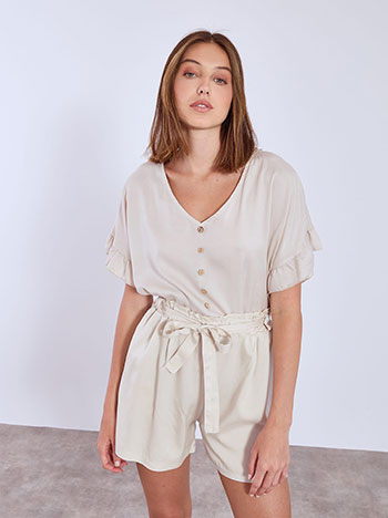 Shorts monochrome with belt in light beige