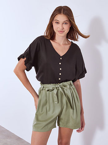 Σορτς μονόχρωμο με ζώνη σε χακί