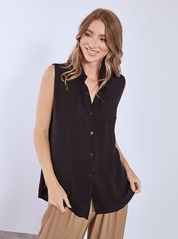 Shirt sleeveless with pocket in black