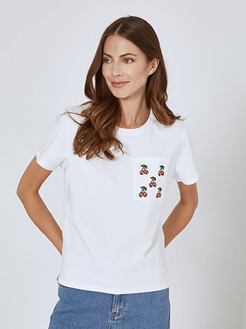 T-shirt με τσέπη σε λευκό