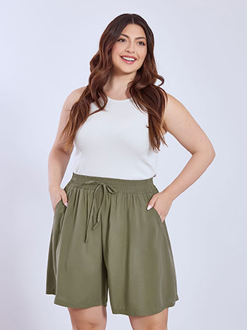 Bermuda shorts with elastic waistband in khaki