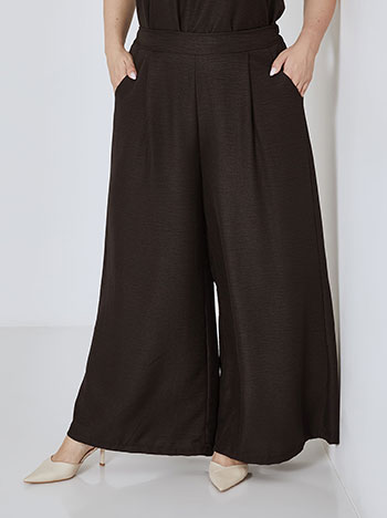 Wide leg trousers with pleats in black