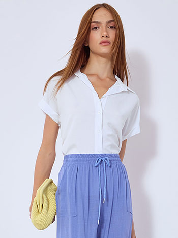 Shirt with rolled up sleeves in white