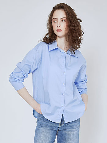 Πουκάμισο με ανοίγματα στο πλάι σε γαλάζιο