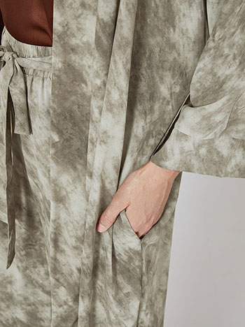 Kimono tie dye in khaki - Pose1