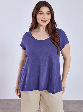 T-shirt with round hemline in rough blue