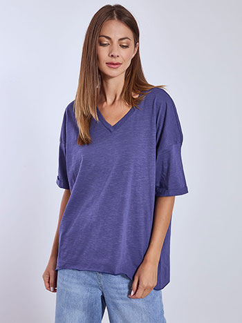 Top with rolled up sleeves in rough blue