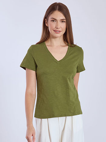 T-shirt cotton with V neckline in olive green