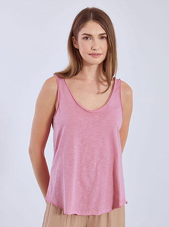 Τοπ με αφινίριστες λεπτομέρειες σε σάπιο μήλο