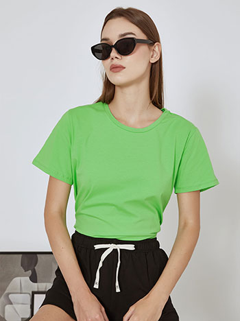 T-shirt with cotton in green - Pose0