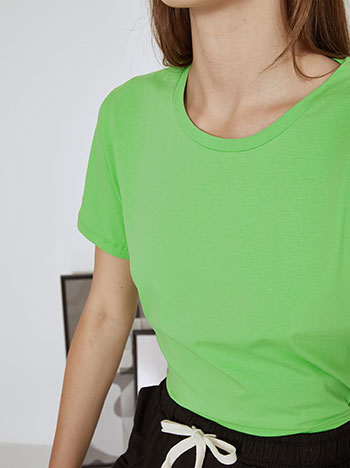 T-shirt with cotton in green - Pose4