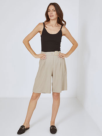 Shorts with decorative buckle in light brown