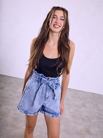 Denim shorts with belt in light blue
