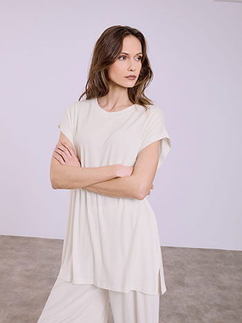 Μπλούζα με ανοίγμα τα στο πλάι σε εκρού