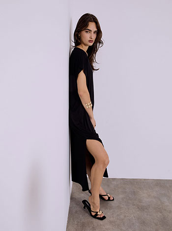 Φόρεμα μάξι με άνοιγμα στο πλάι σε μαύρο