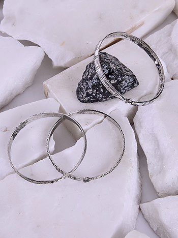 Σετ 3 ανάγλυφα cuff βραχιόλια σε ασημί