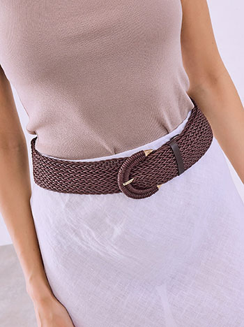 Woven belt with a round buckle in brown