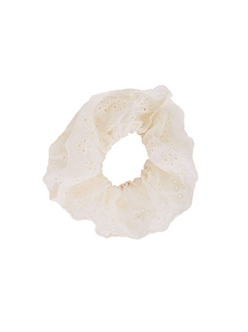 Broderie scrunchie in off white