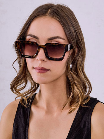 Γυαλιά ηλίου με πλήρη σκελετό σε καφέ