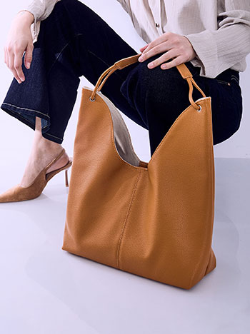 Τσάντα ώμου με εσωτερικό νεσεσέρ σε ταμπά