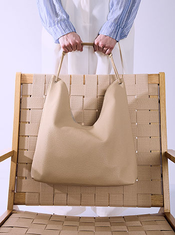 Τσάντα ώμου με εσωτερικό νεσεσέρ σε μπεζ