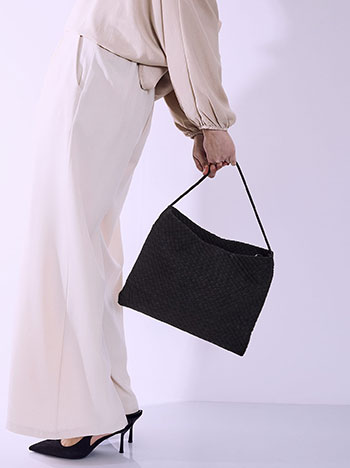Bag braided in black