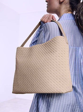 Bag braided in beige