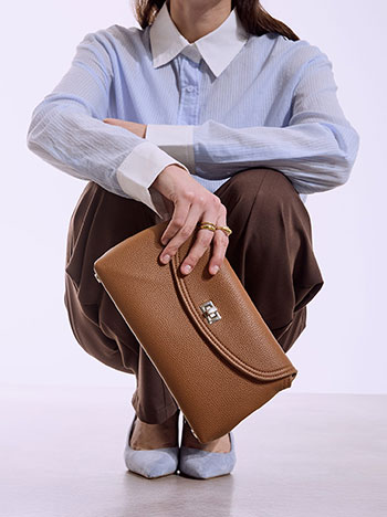 Τσάντα χιαστί δερματίνης σε καφέ