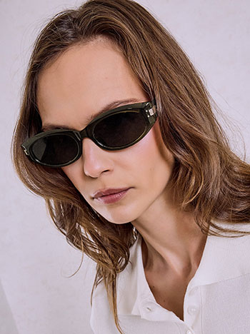Monochrome sunglasses in khaki