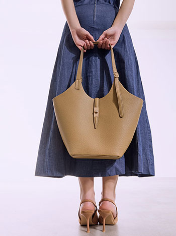 Σετ με δύο τσάντες δερματίνης σε μπεζ