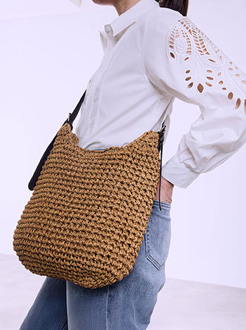 Τσάντα ώμου ψάθινη σε καφέ