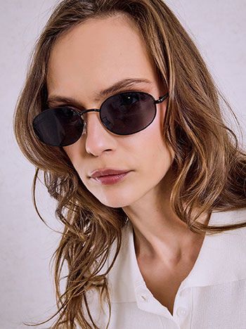 Γυαλιά ηλίου με μεταλλικό σκελετό σε μαύρο