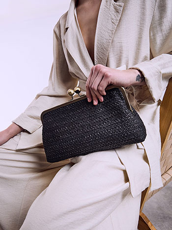 Τσάντα clutch ψάθινη σε μαύρο