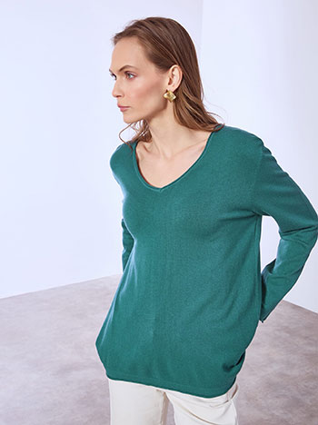 Πουλόβερ με αφινίριστες λεπτομέρειες σε πετρόλ