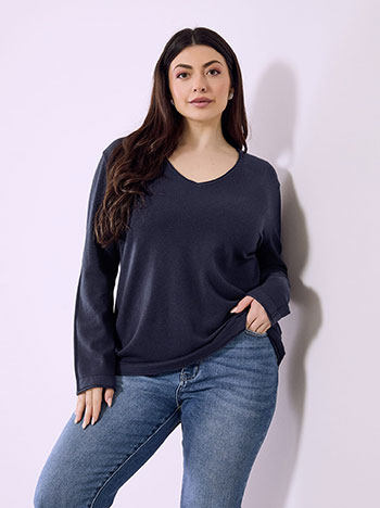 Πουλόβερ με αφινίριστες λεπτομέρειες σε σκούρο μπλε