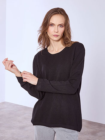 Πουλόβερ με γυριστό τελείωμα σε μαύρο