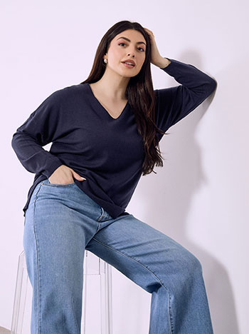 Πουλόβερ με ανοίγματα στο πλάι σε σκούρο μπλε