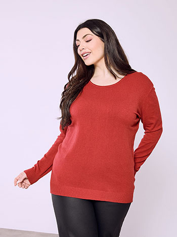Sweater with scoop neckline in terracota