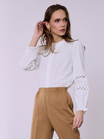 Shirt with ruffled neckline in white