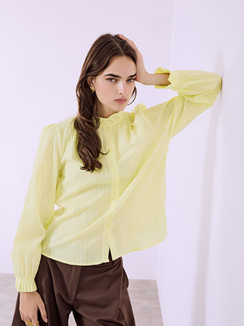 Πουκάμισο με ανάγλυφες λεπτομέρειες σε κίτρινο