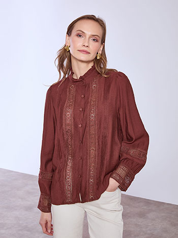Πουκάμισο με κέντημα σε μπορντό