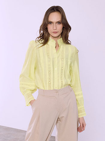 Shirt with broderie details in lime