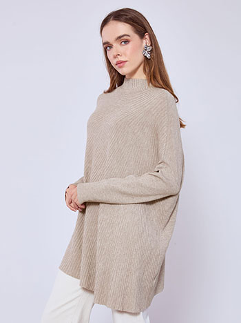 Sweater long with asymmetric hemline in light brown