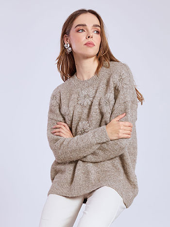 Sweater with strass and pearls in light brown
