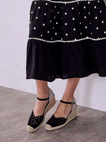Embroidered espadrilles in black