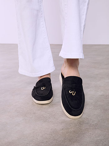 Mules με διακοσμητική λεπτομέρεια σε μαύρο