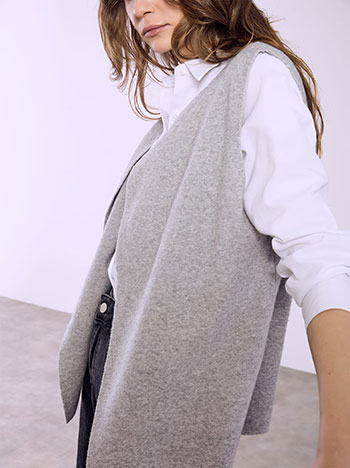 Γιλέκο πλεκτό μονόχρωμο σε γκρι