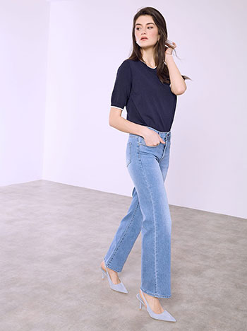 Jeans with decorative seams in blue